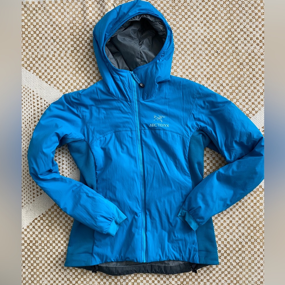 Women’s ARC’TERYX Atom Hoody LT